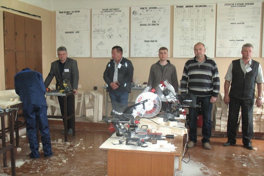 Осужденные Димитровграда получили дипломы строителей и сертификаты о квалификации международного образца